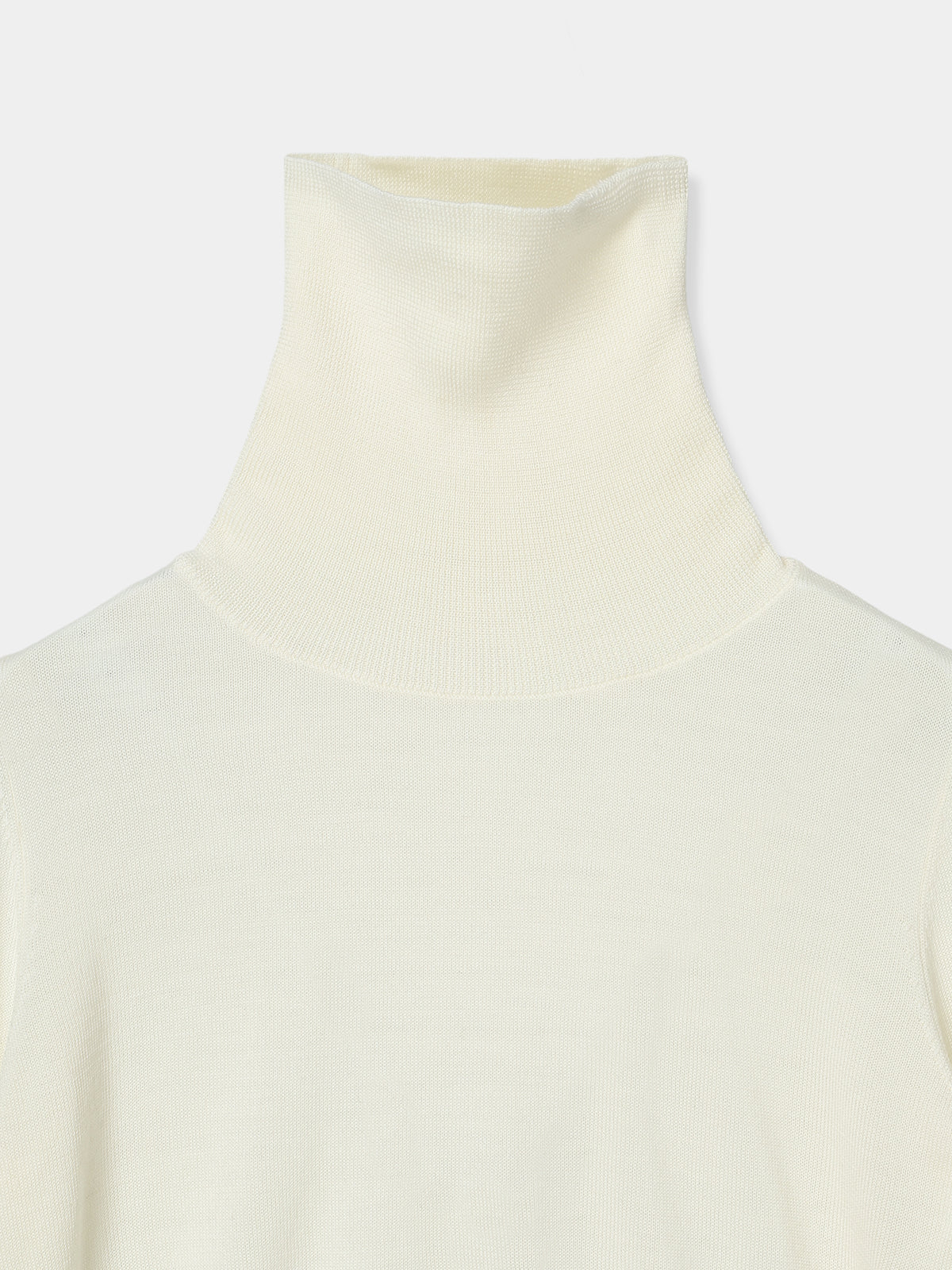 Compact Slit Sleeve Knit