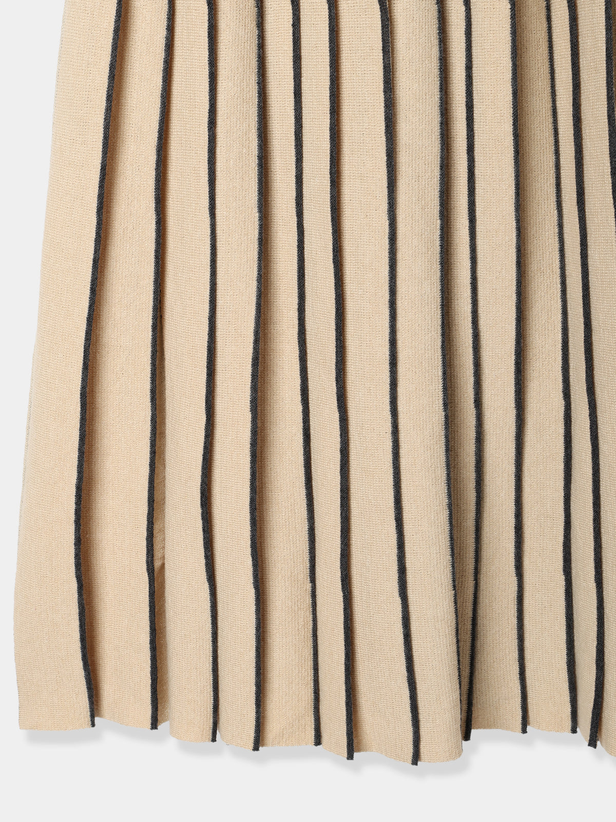 Off shoulder Pleats knit dress