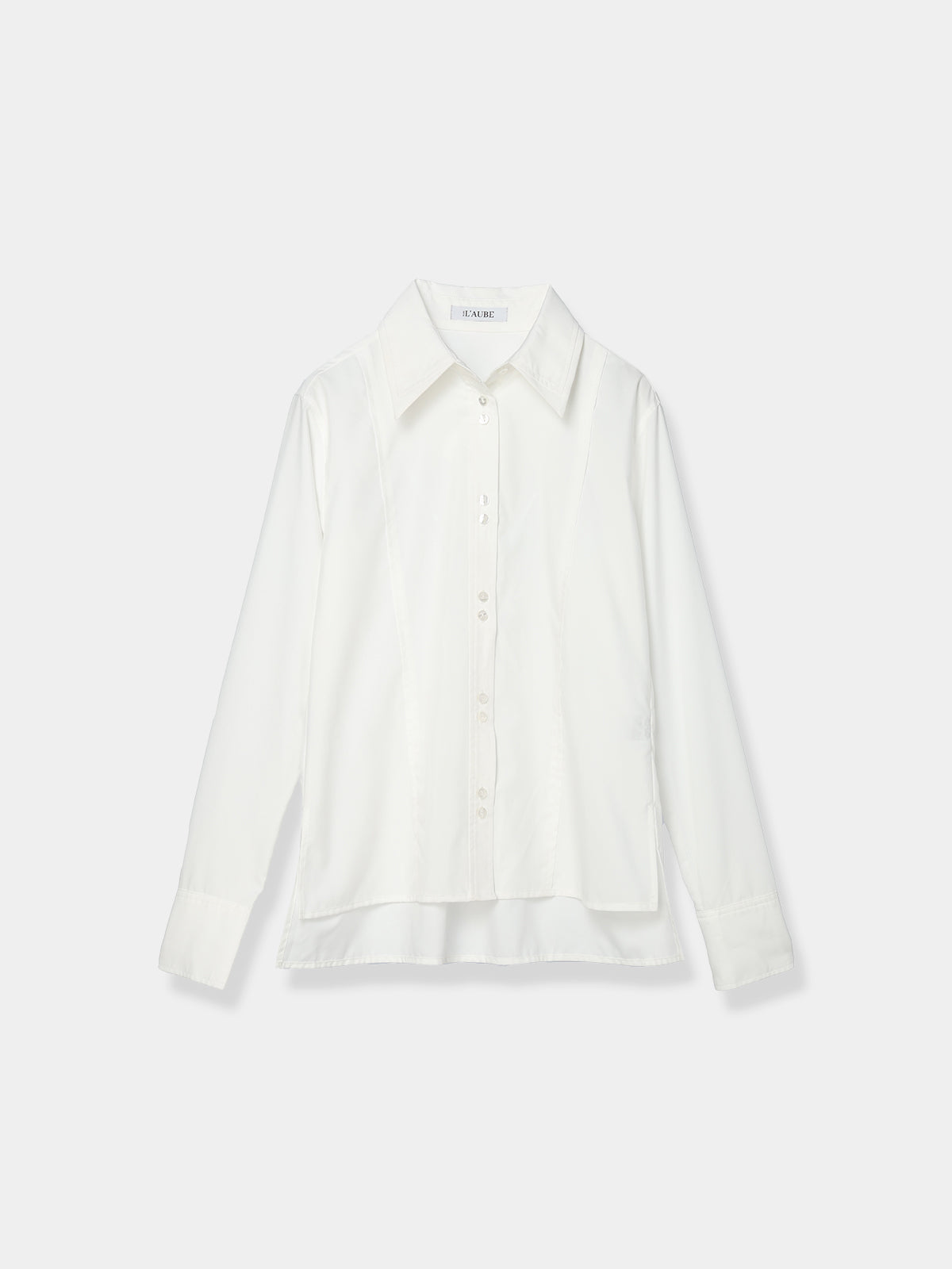 Pointed collar shirt
