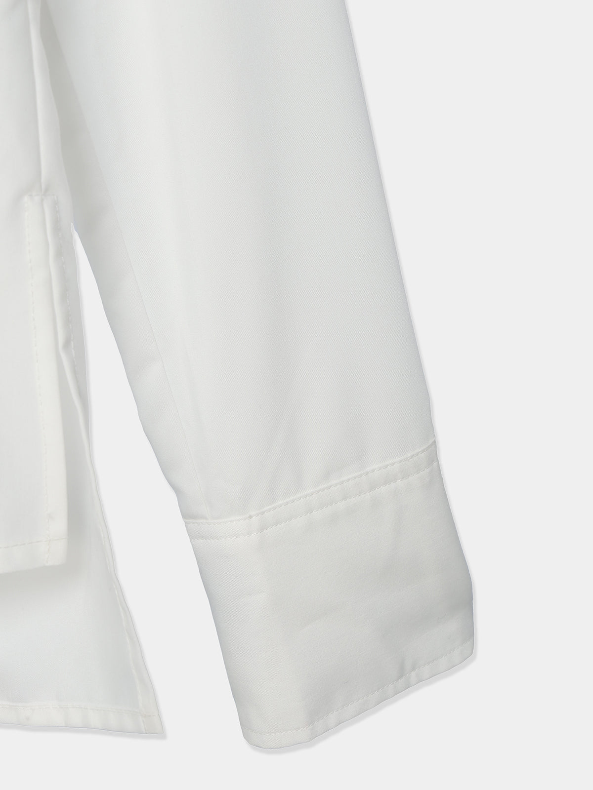 Pointed collar shirt