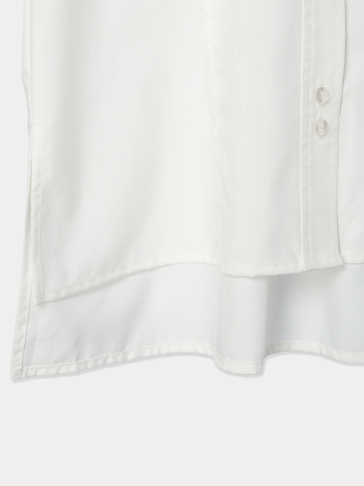 Pointed collar shirt