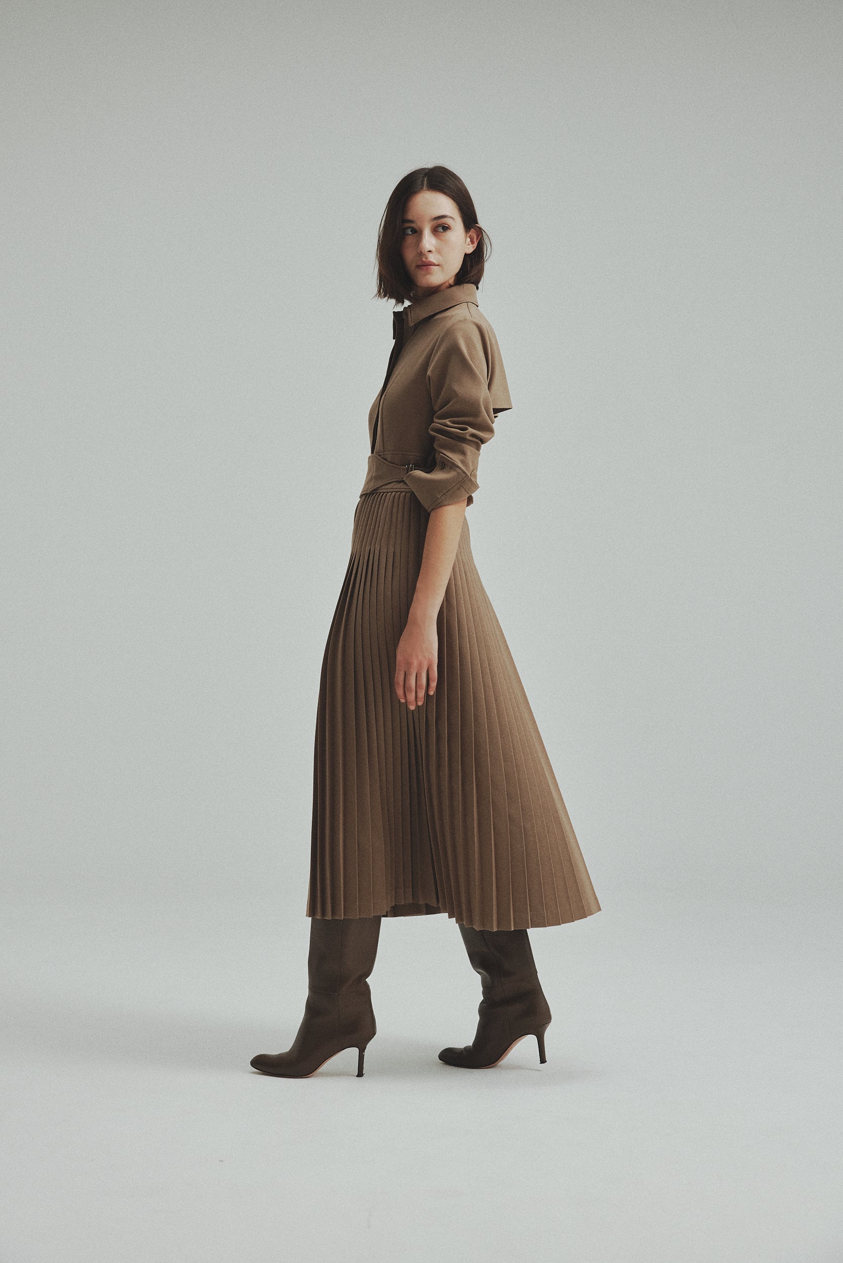 商品説明L'AUBE BLANC Asymmetry pleats Dress - ロングワンピース