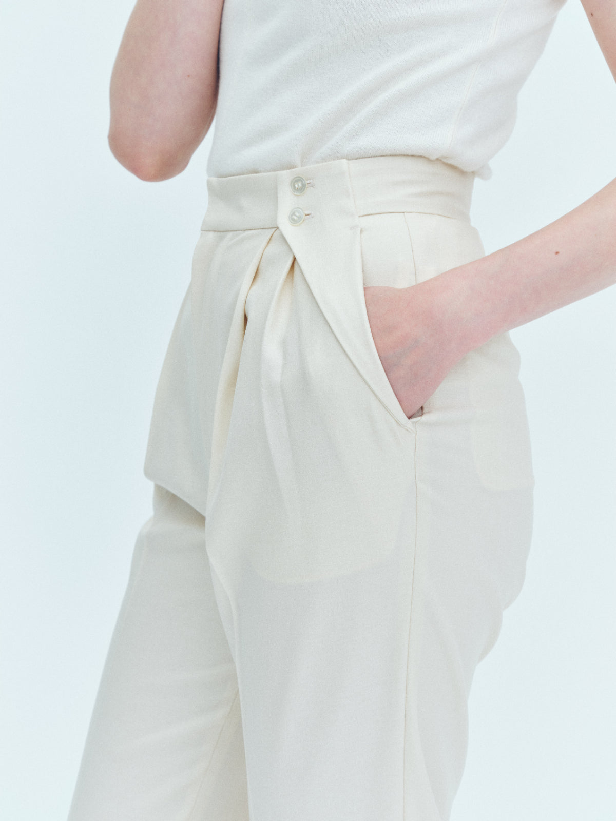 Double button Tapered pants