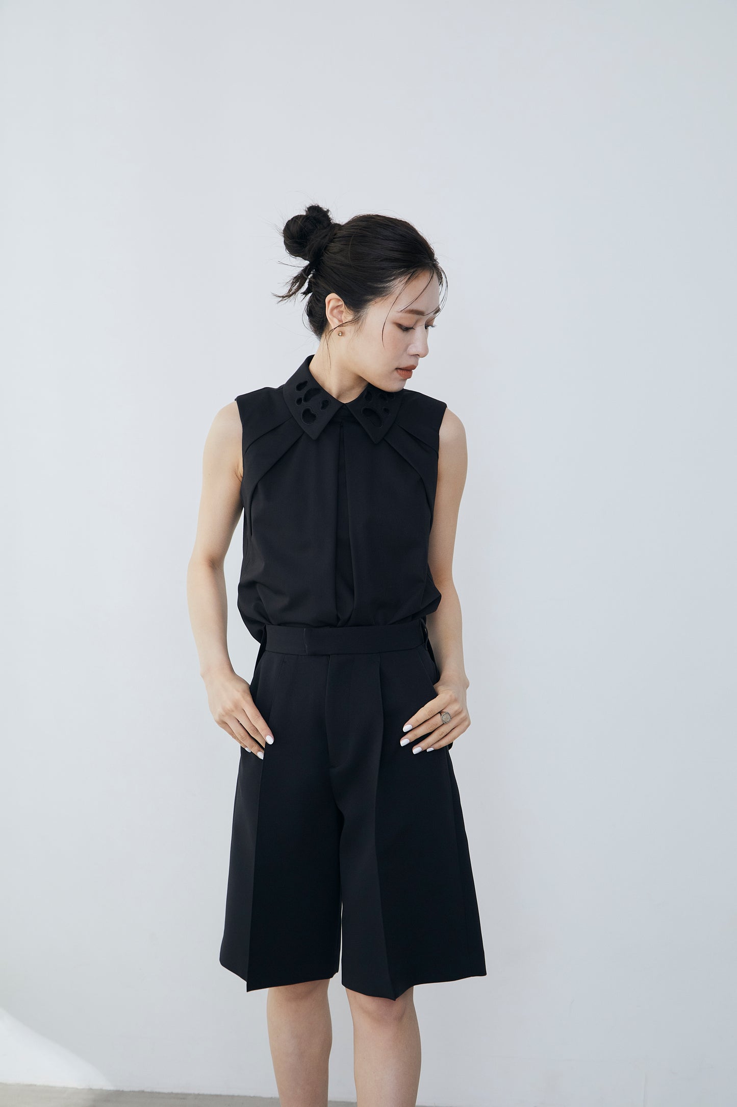 Front pin tuck Half pants