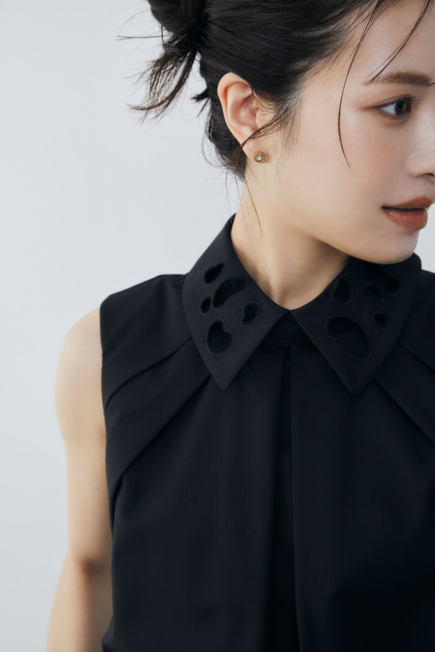 Embroidery collar Blouse
