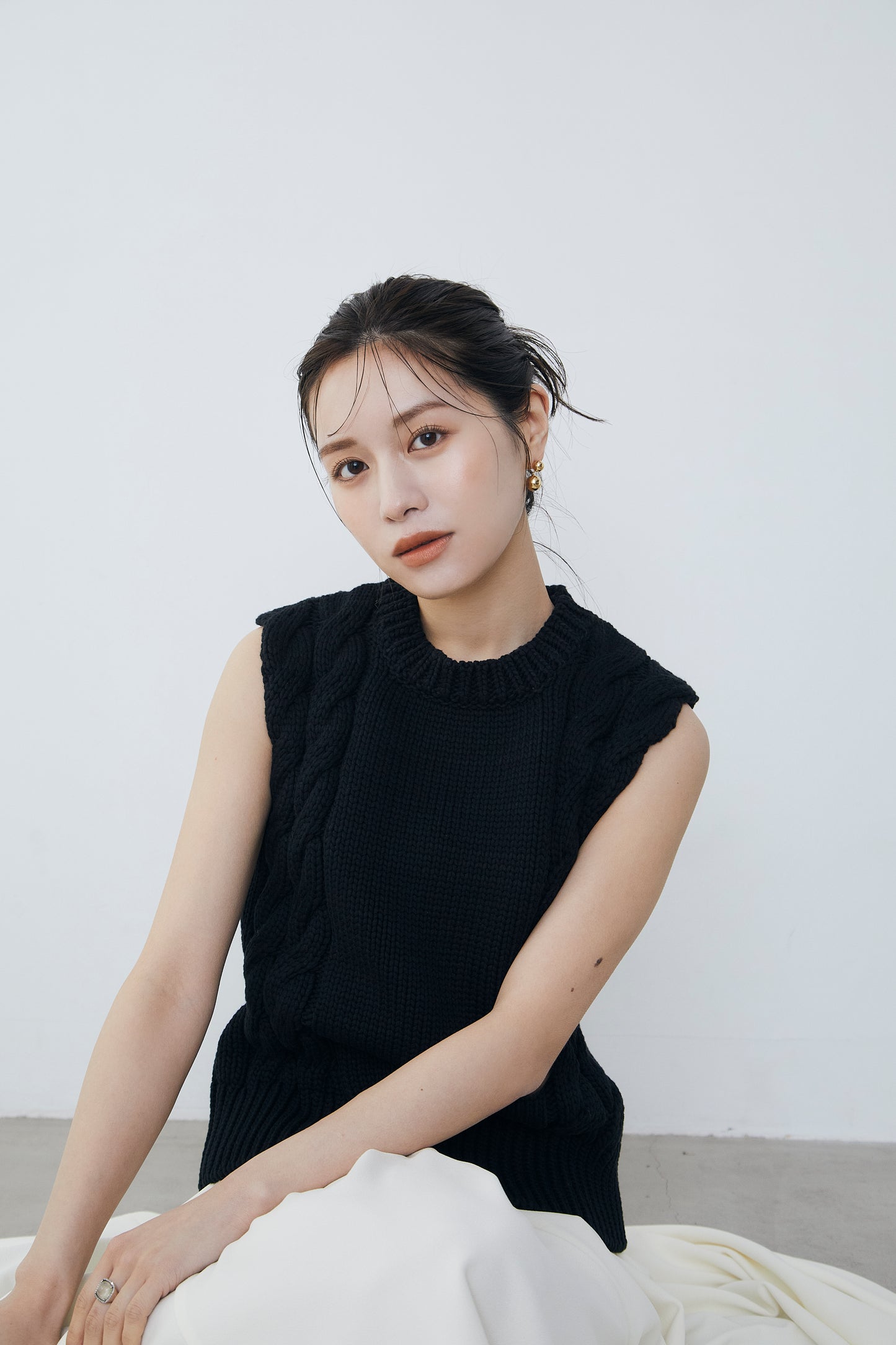 Side cable knit Vest