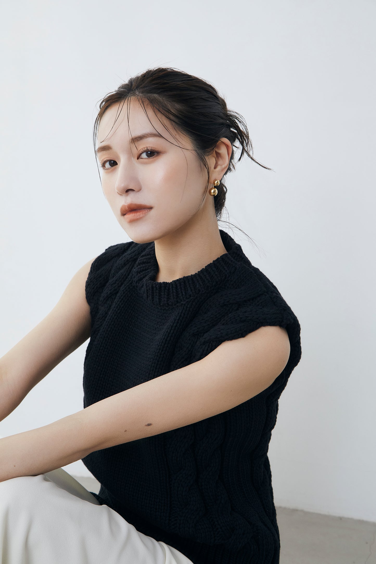 Side cable knit Vest