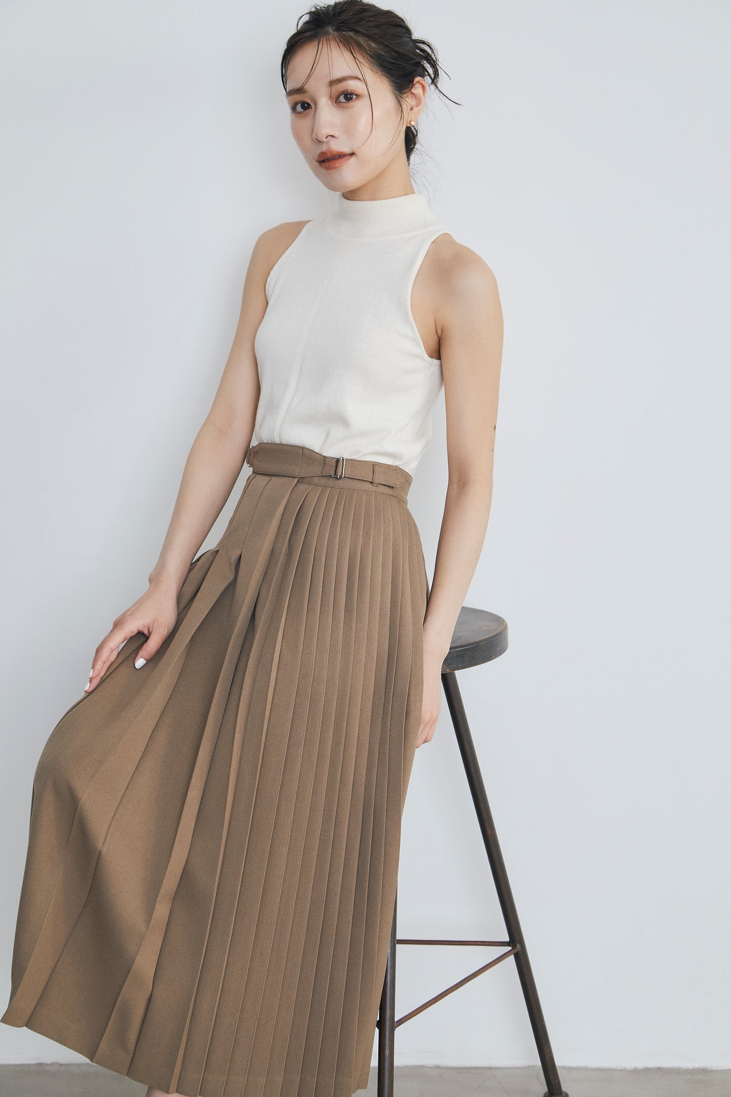 Asymmetry pleats skirt