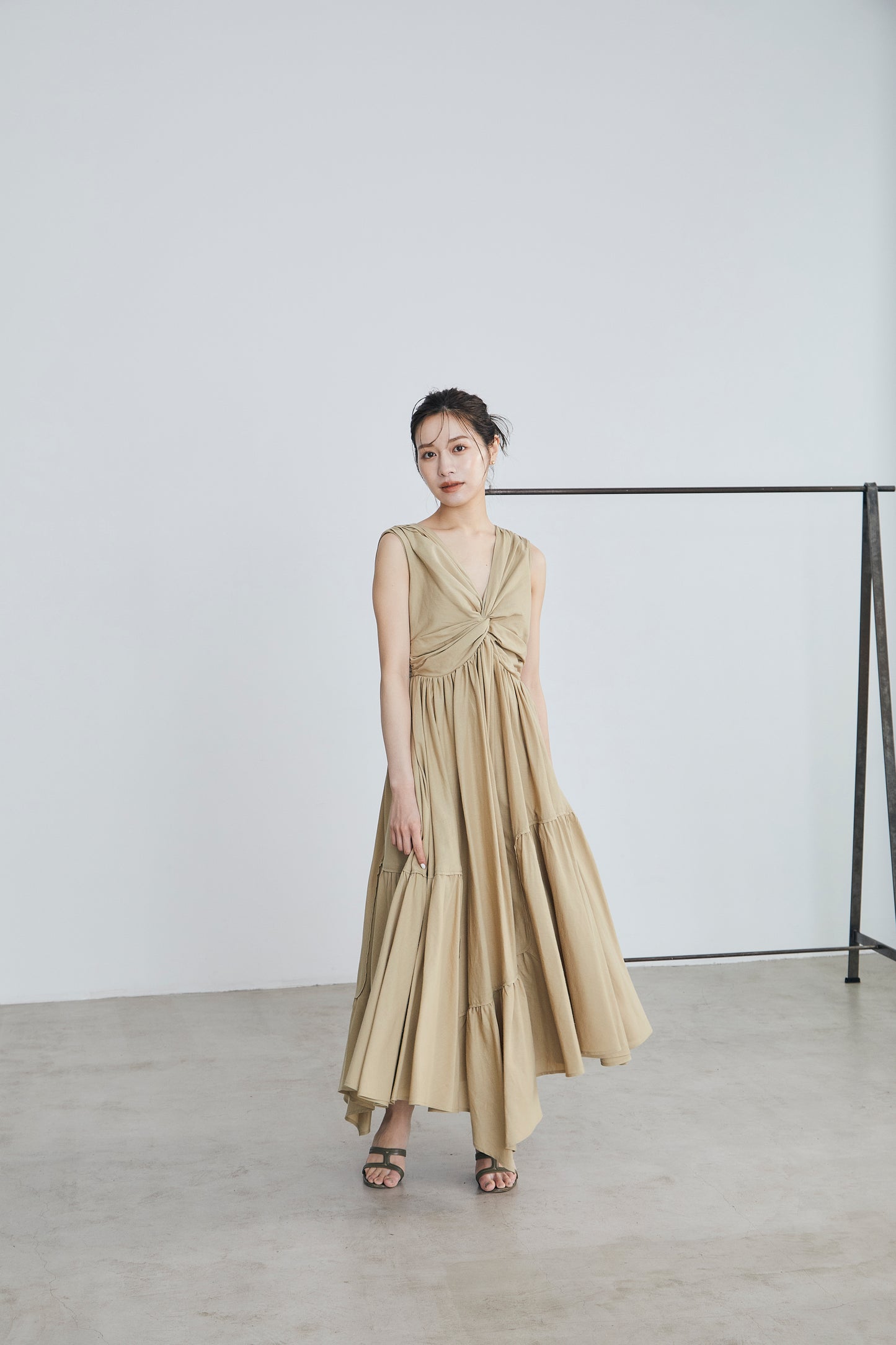 Irregular hem twist Dress