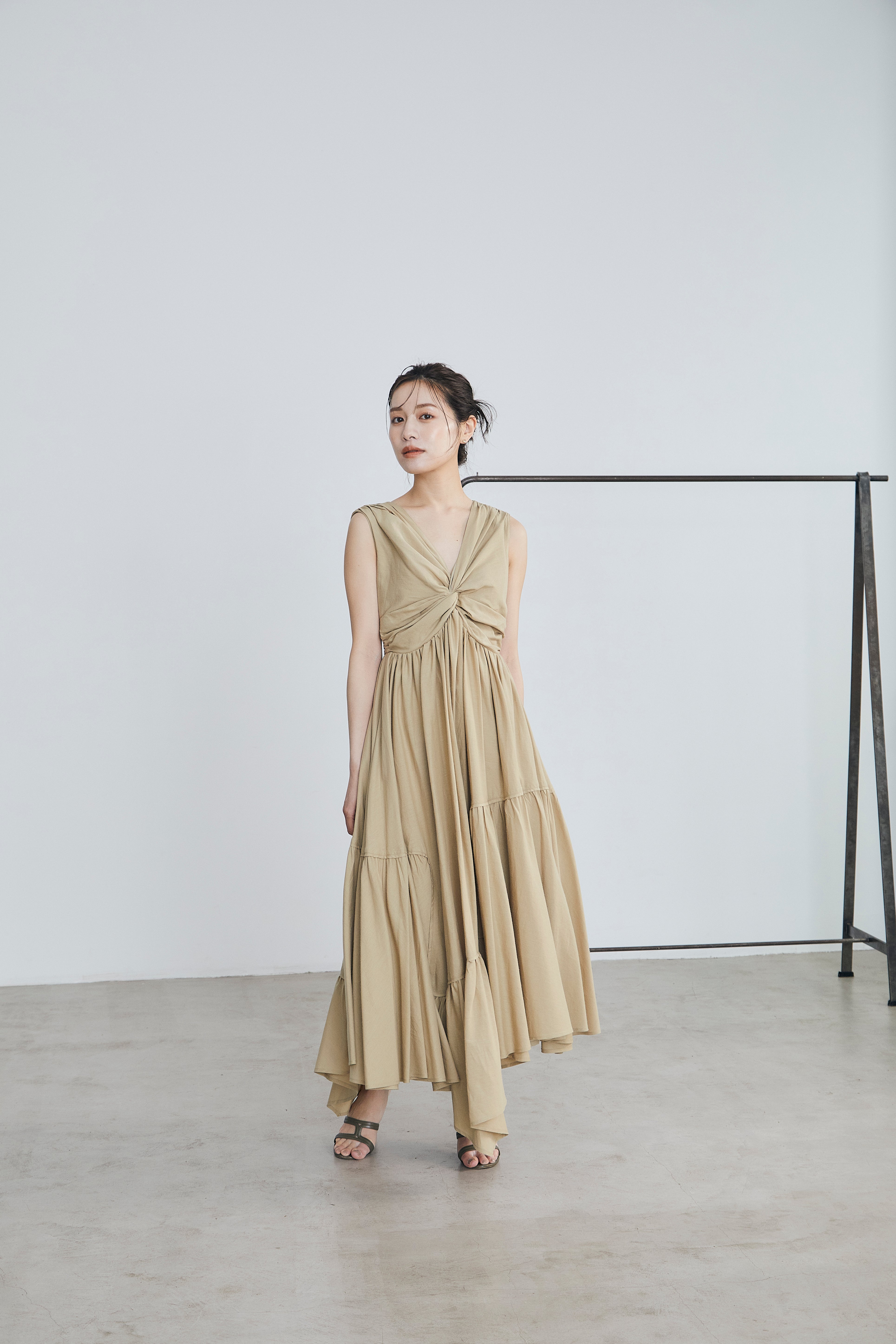 Irregular hem twist Dress