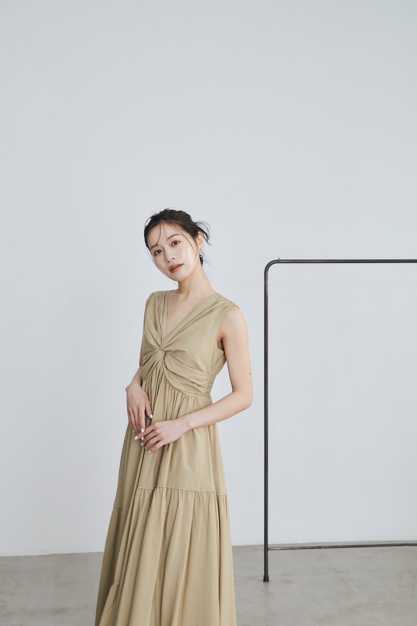 Irregular hem twist Dress
