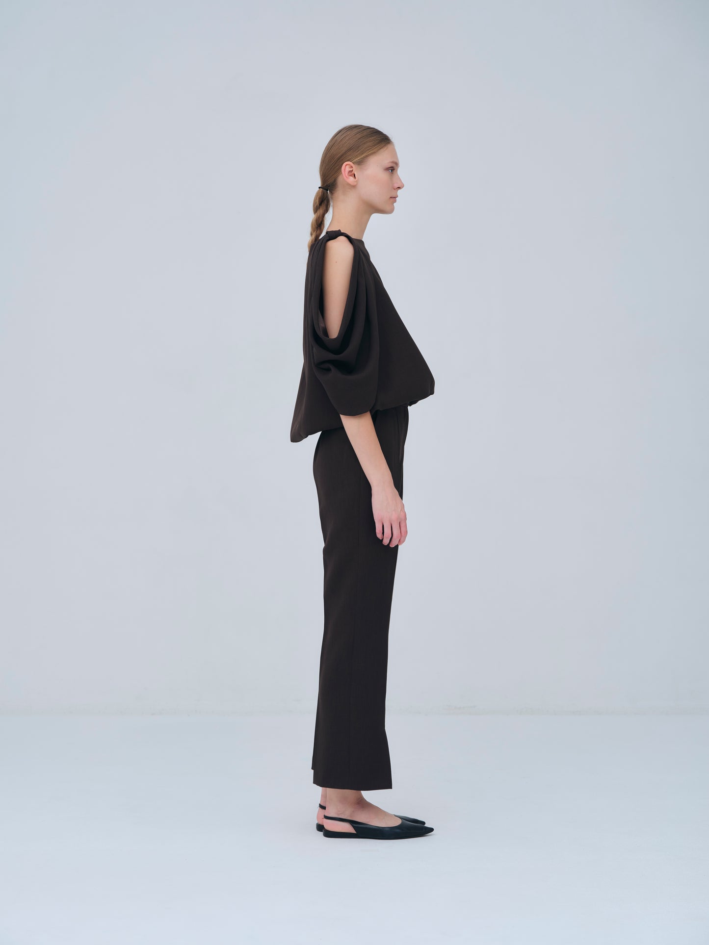 Linear Slit Pants