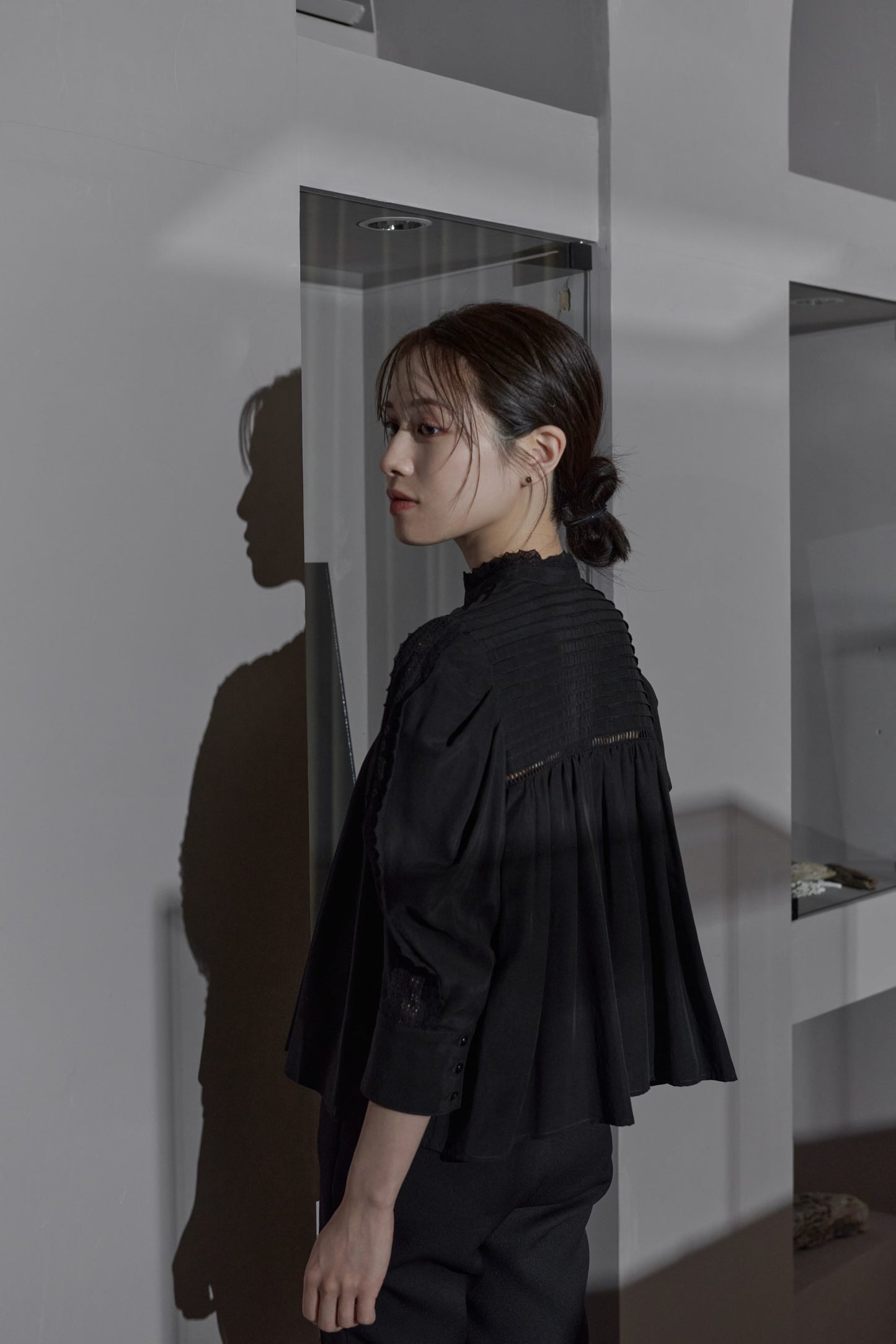 Drape sleeve lace blouse