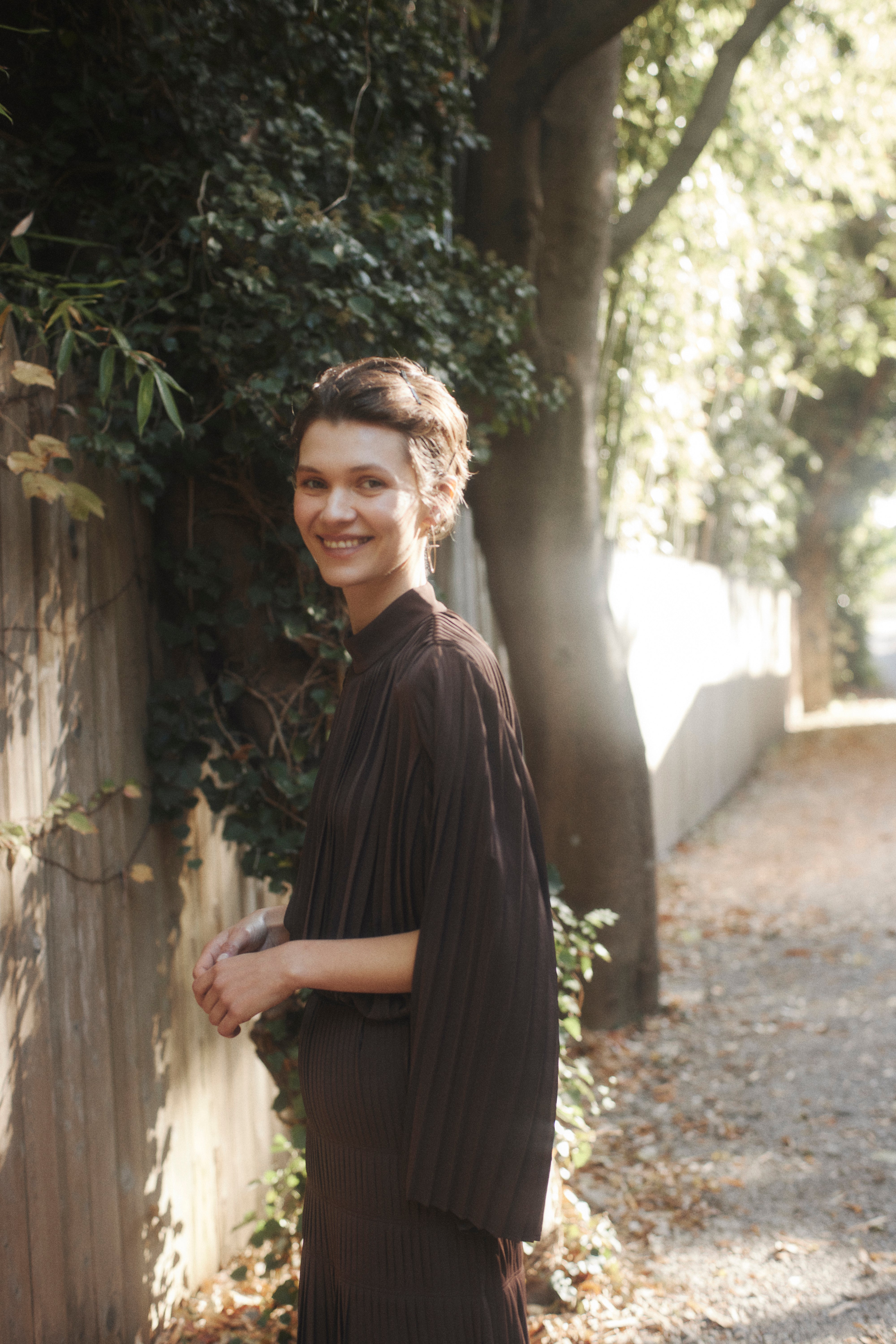 Powder Satin Pleats Cape Blouse – L'AUBE BLANC