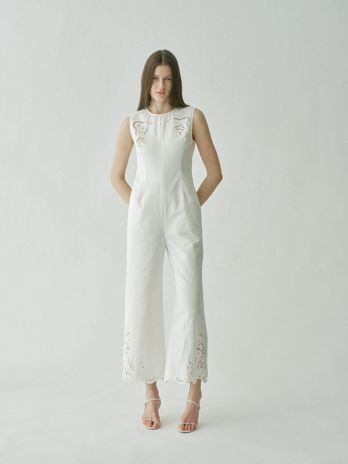 週末限定値下　laubeblanc JardinCutworkJumpsuit Jardin Cutwork Jumpsuit – L'AUBE BLANC