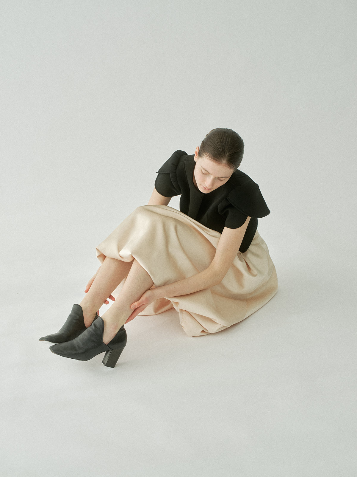 Arc Tuck Balloon Skirt