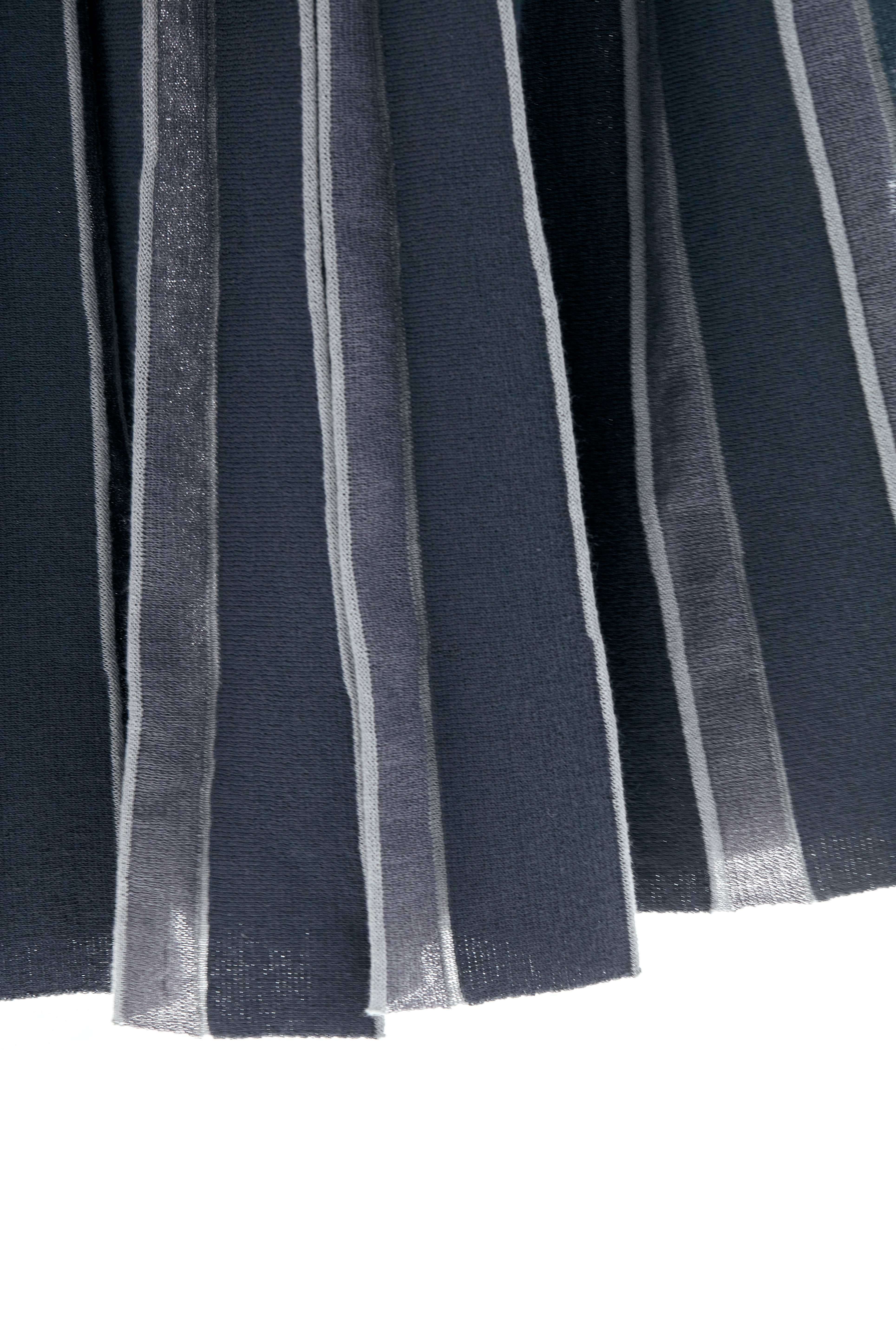 Off shoulder Pleats knit dress