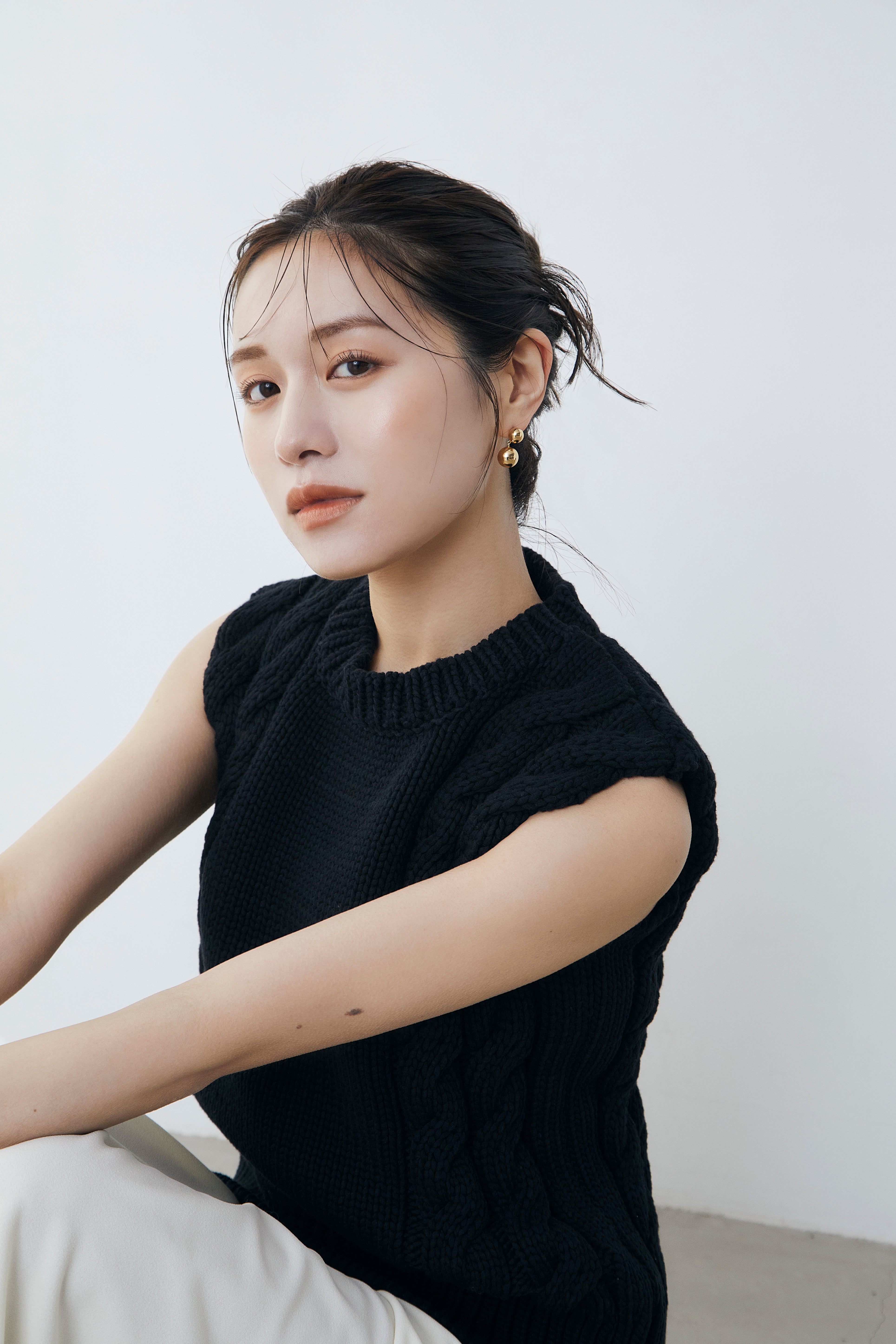 Side cable knit Vest