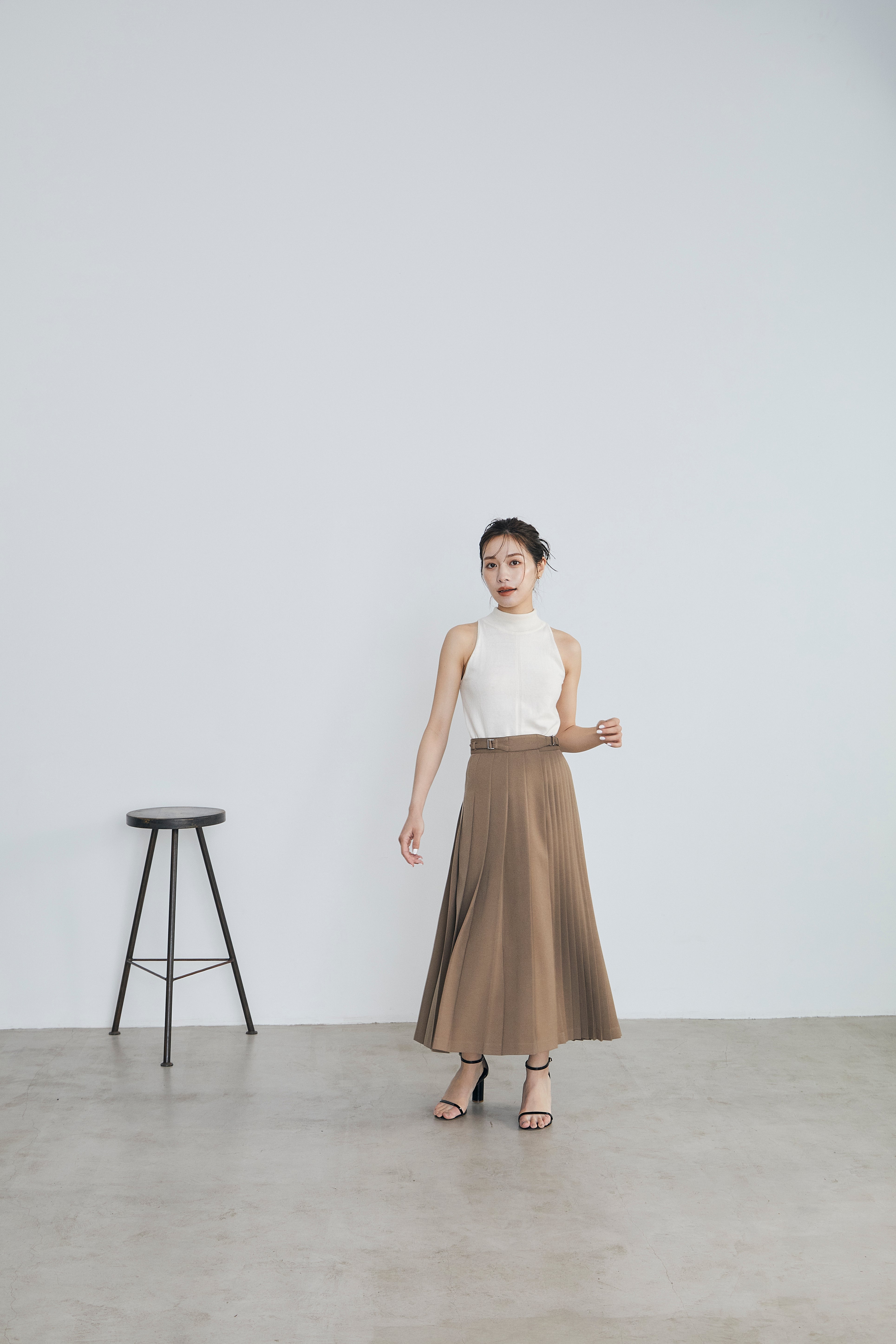 Asymmetry pleats skirt
