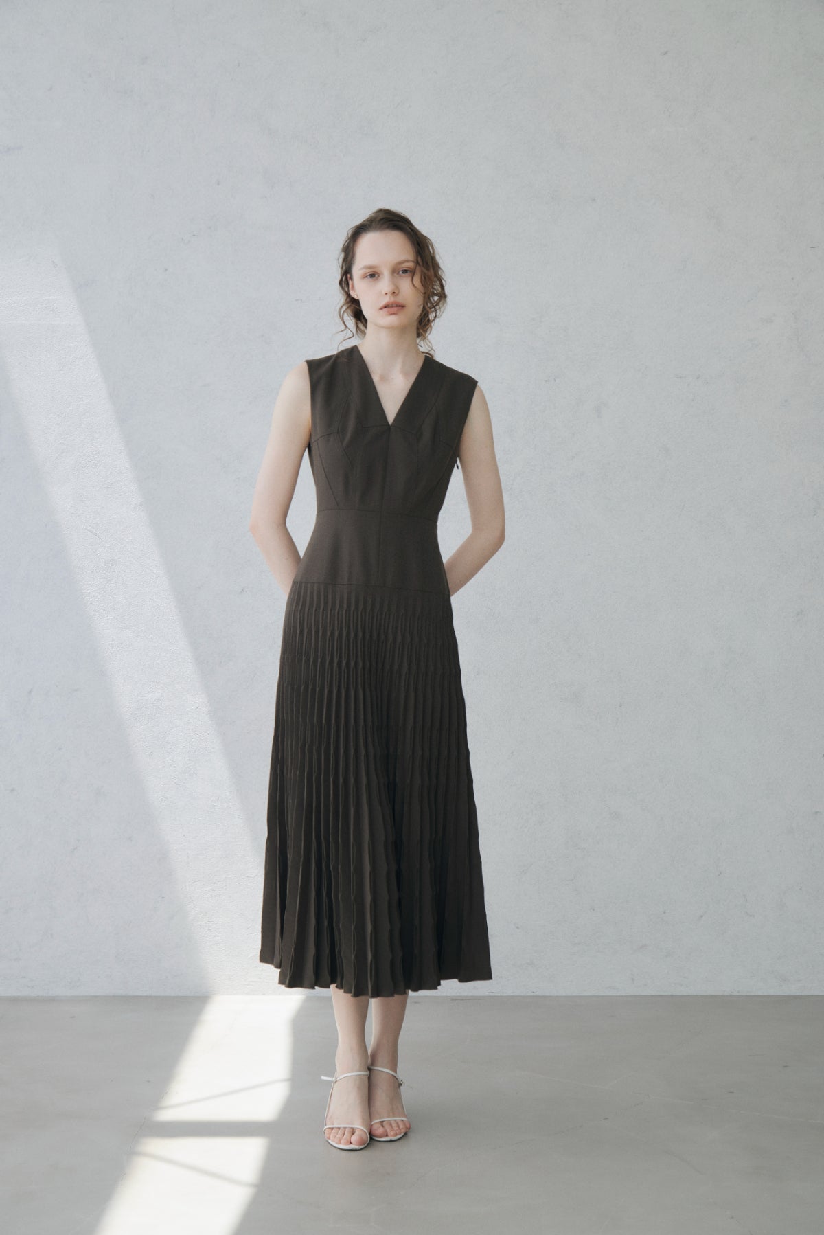 Off shoulder Pleats knit dress – L'AUBE BLANC