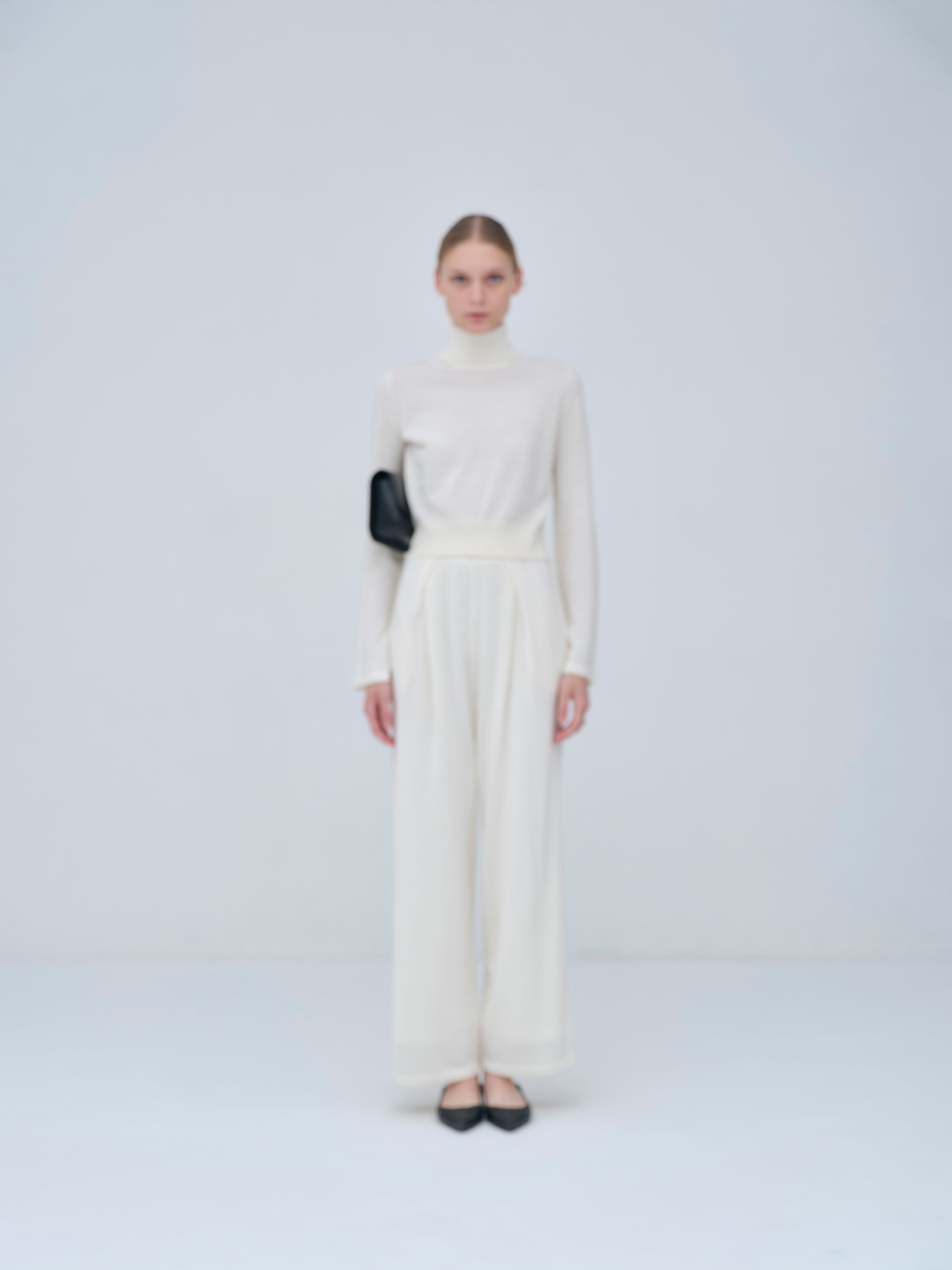 Compact Slit Sleeve Knit