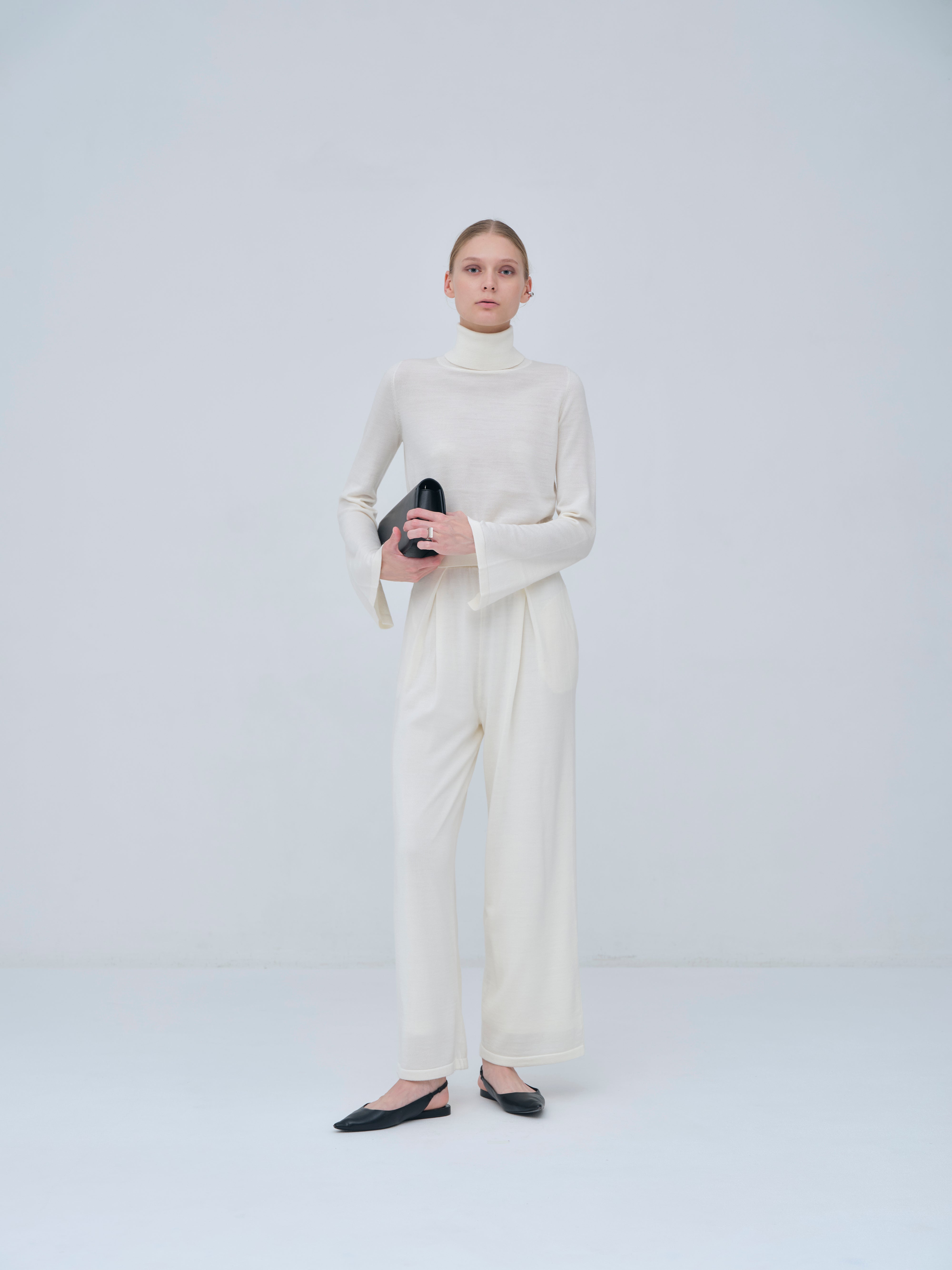 Compact Slit Sleeve Knit