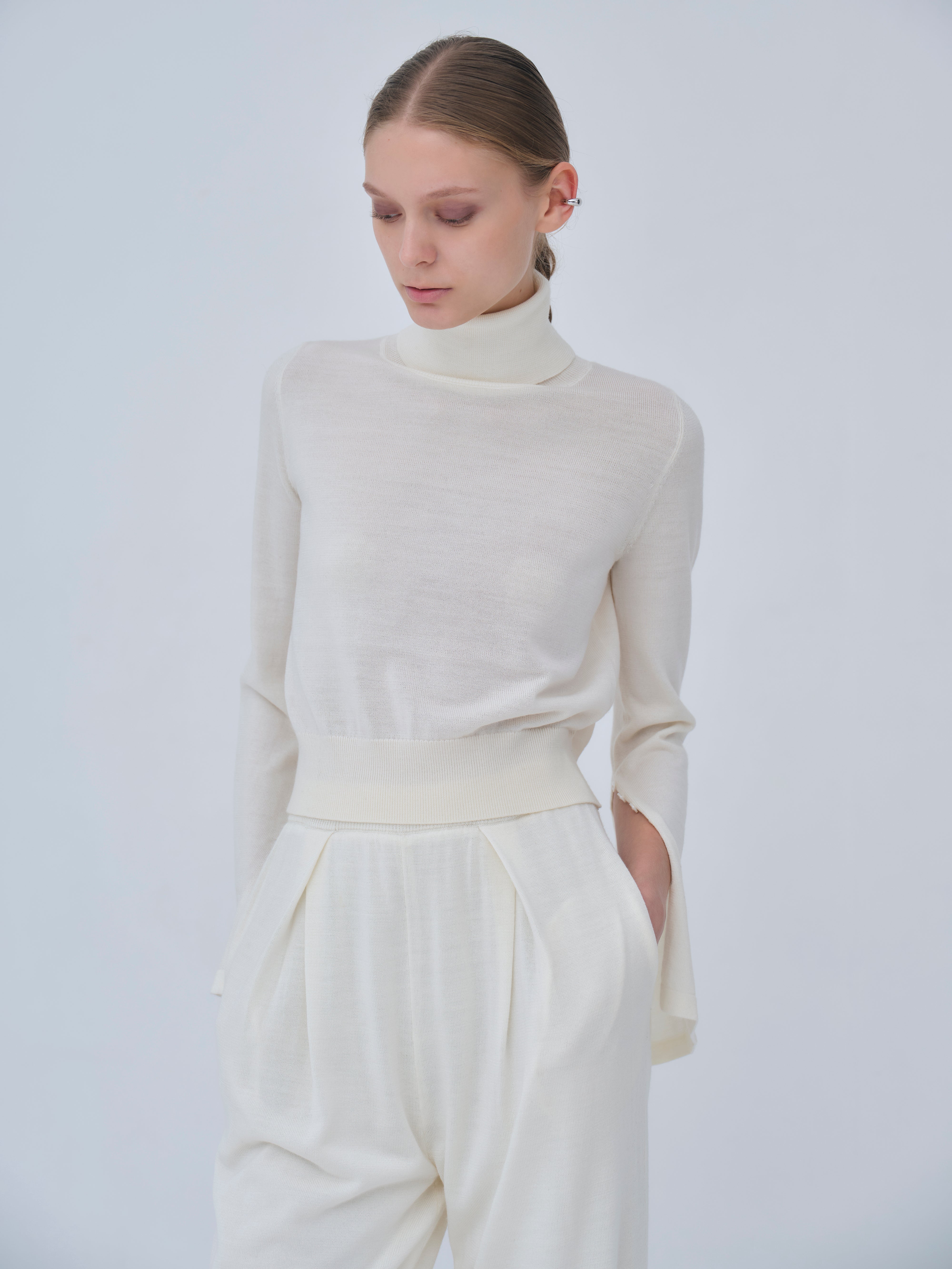 Compact Slit Sleeve Knit