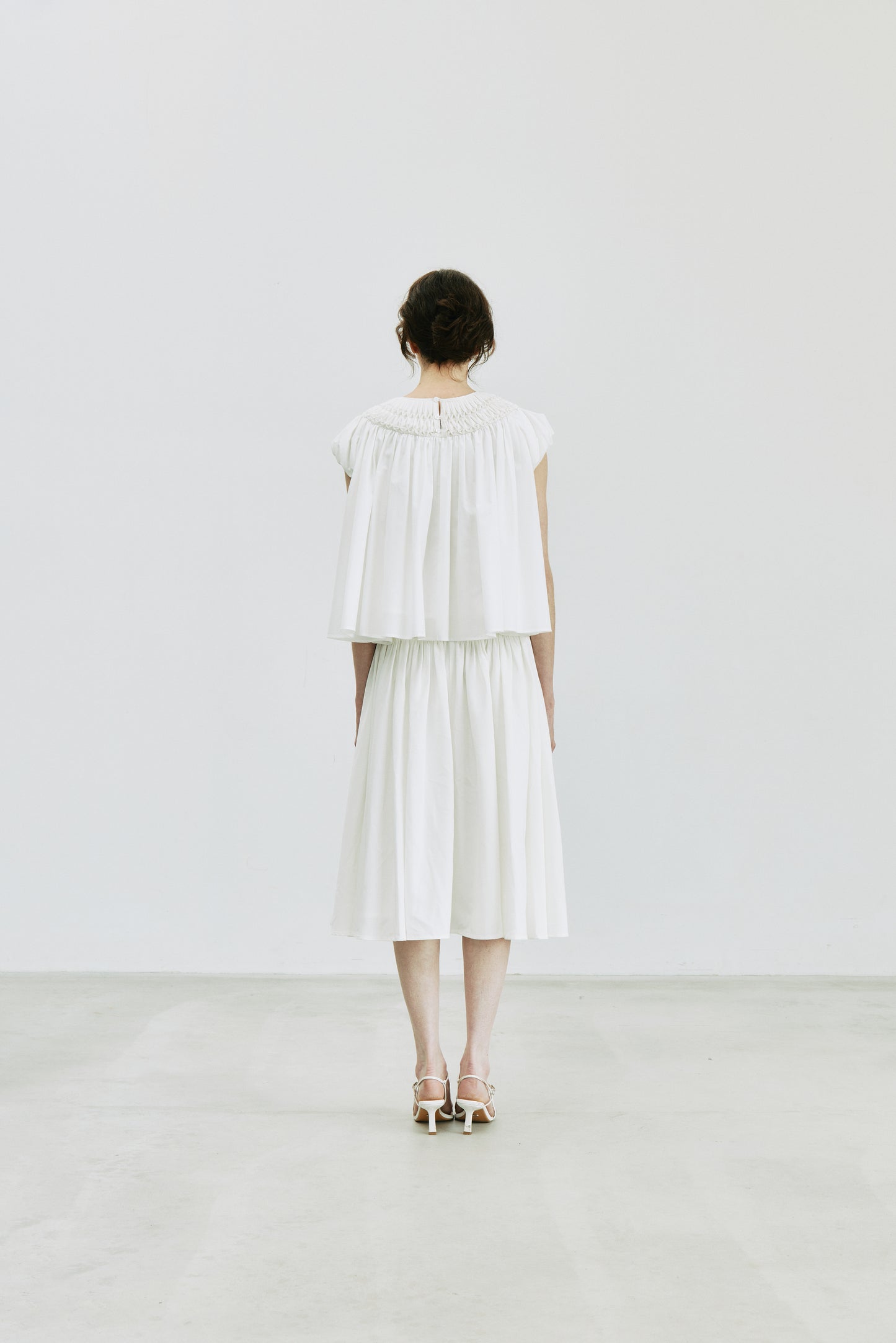 【予約販売】Beaded Smocked Puff Sleeve Top
