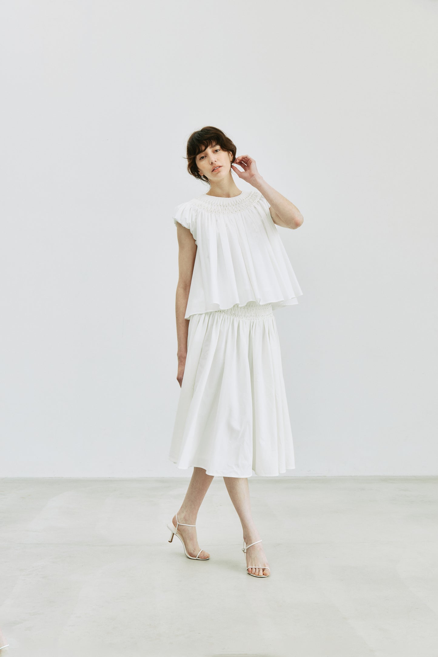 【予約販売】Beaded Smocked Puff Sleeve Top