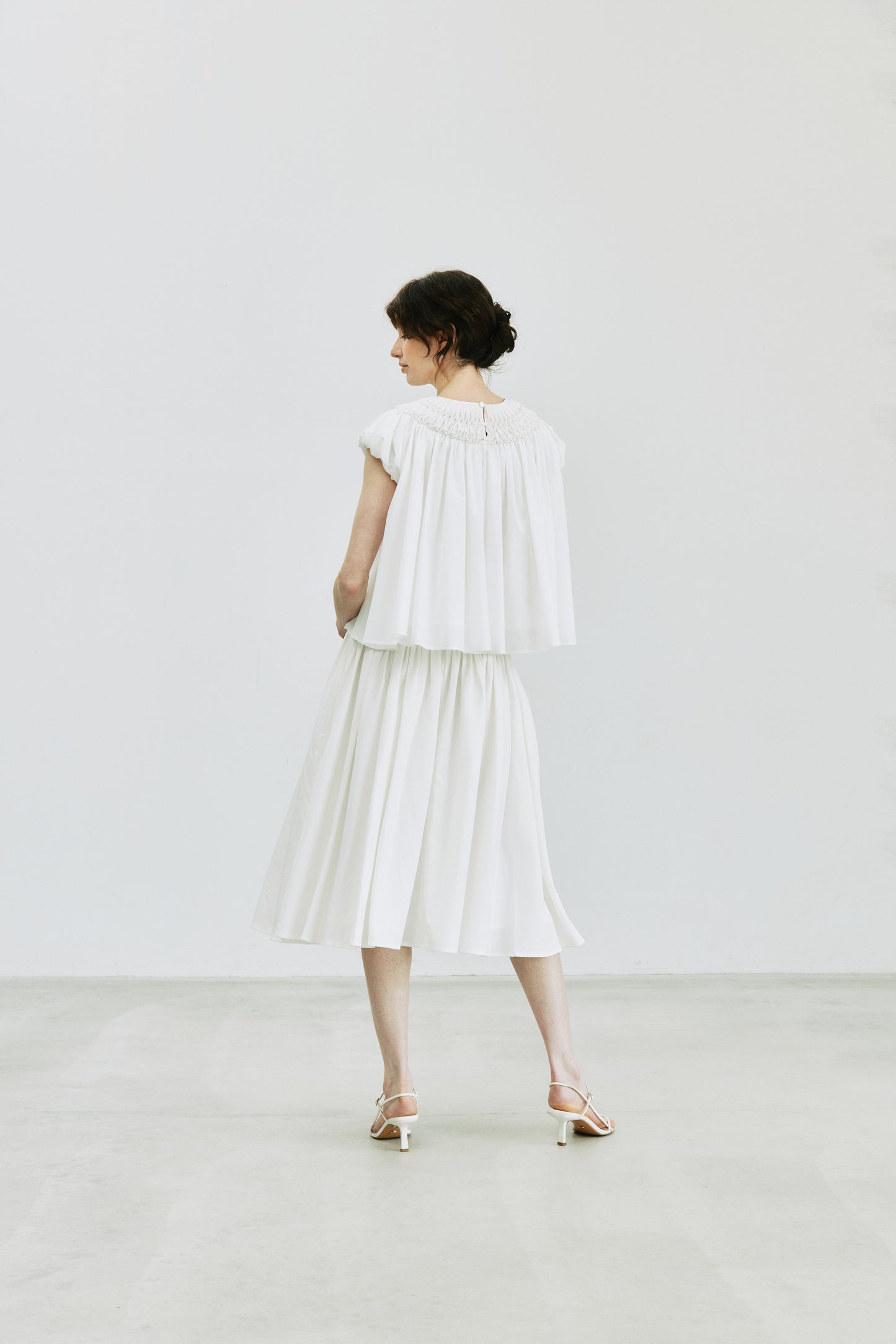【予約販売】Beaded Smocked Puff Sleeve Top