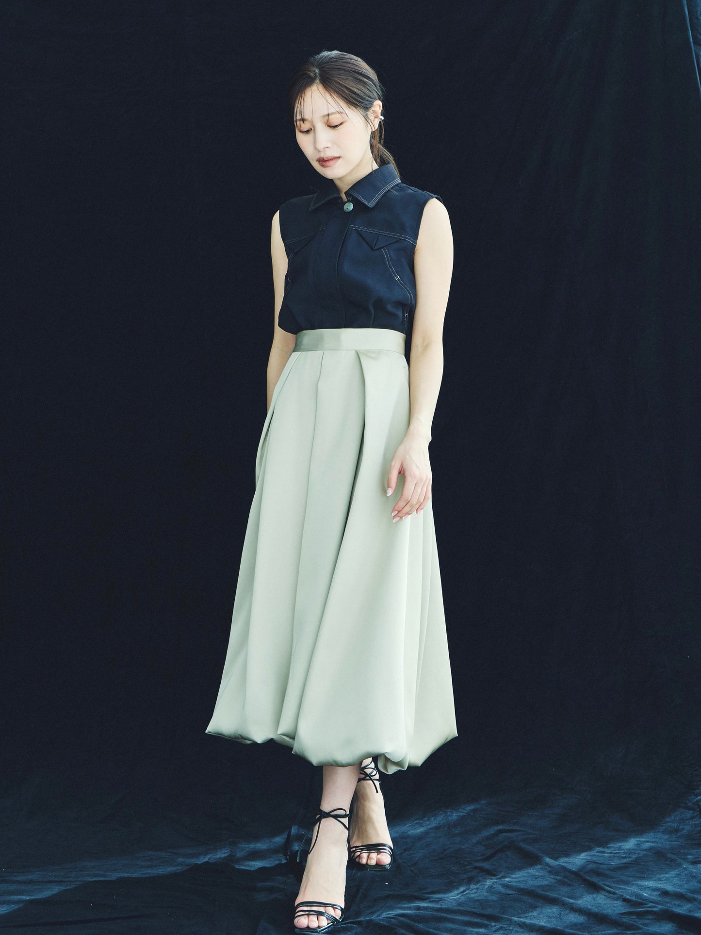 Arc Tuck Balloon Skirt