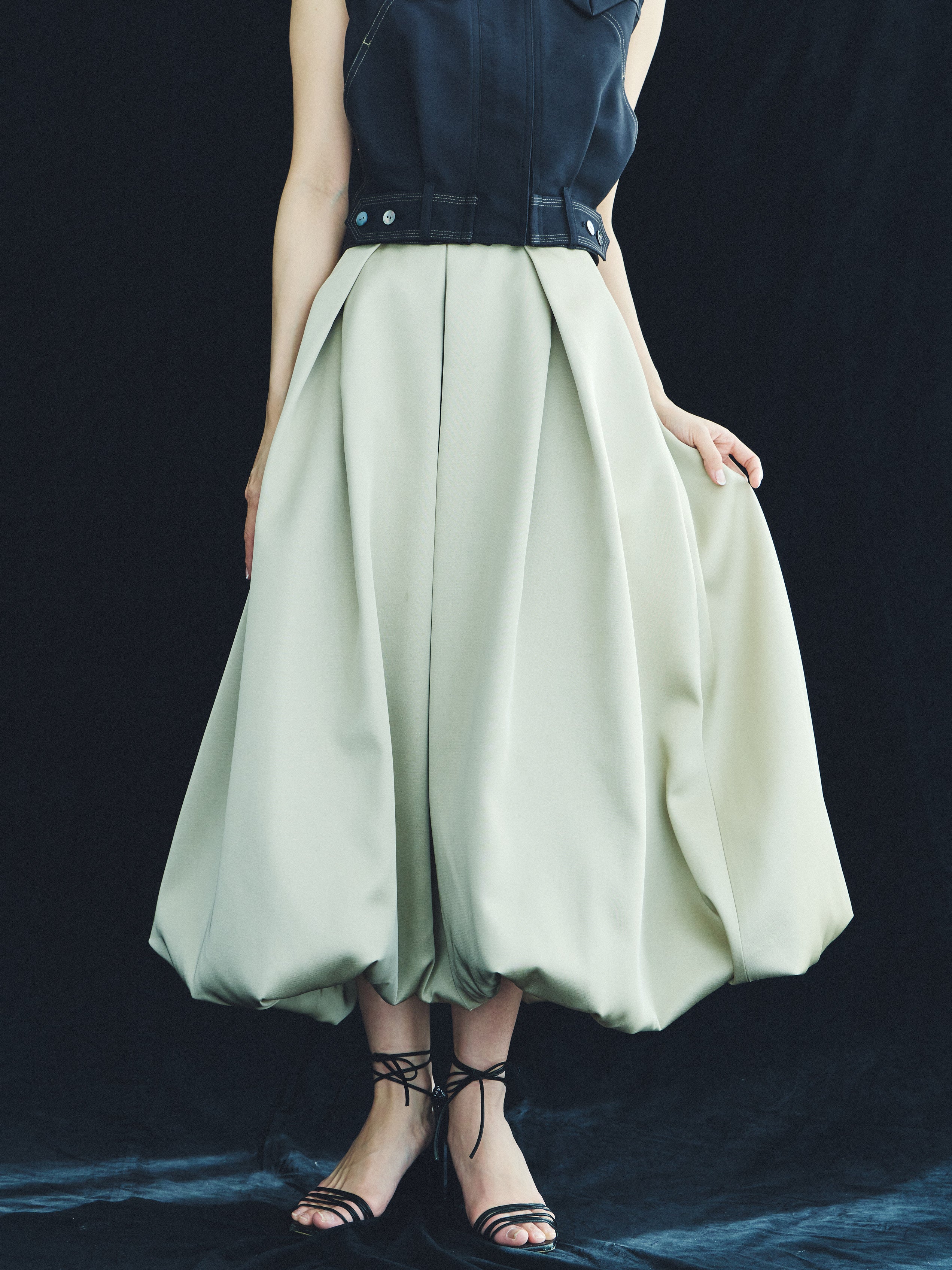 Arc Tuck Balloon Skirt – L'AUBE BLANC