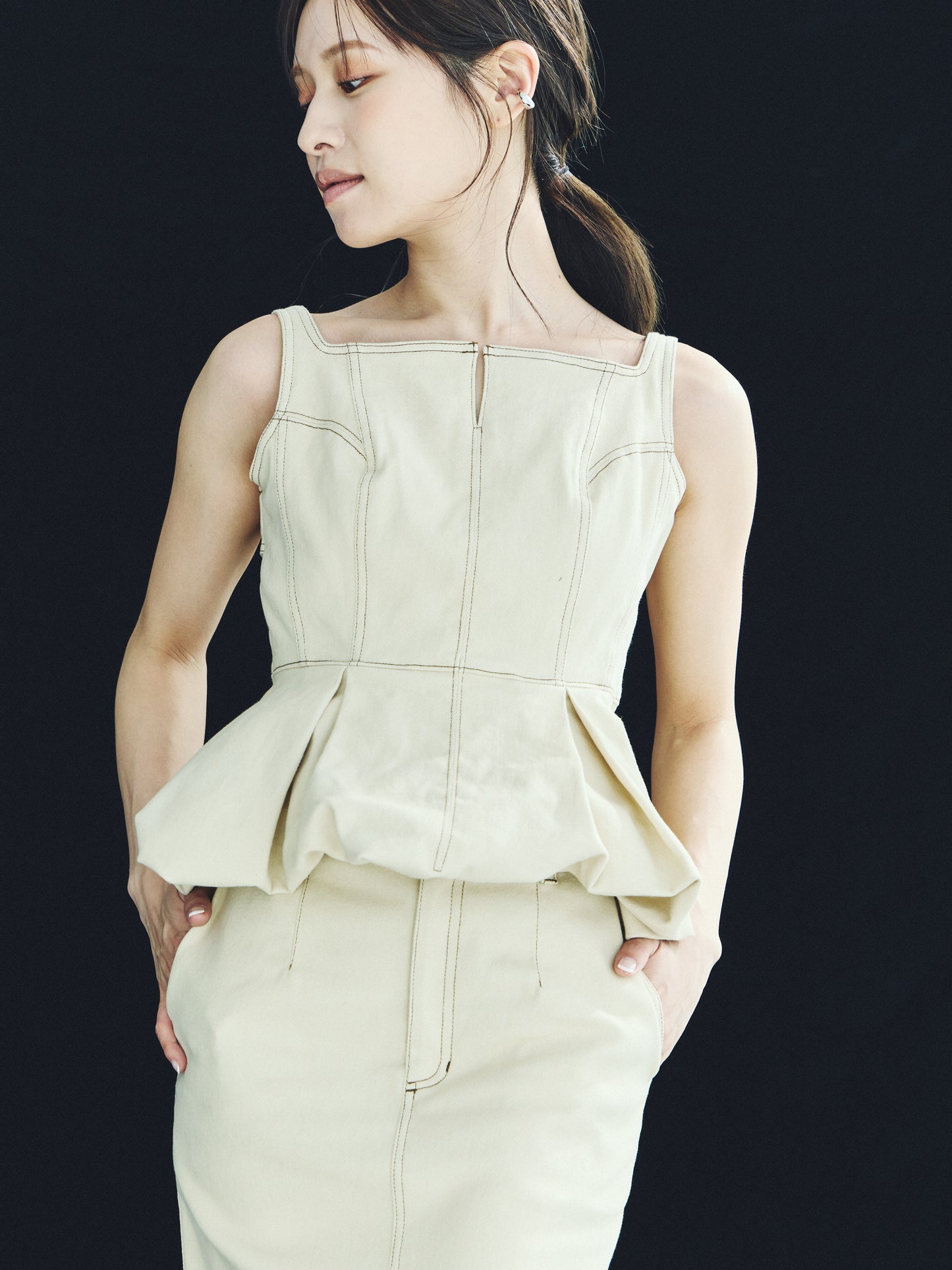 Sculpted Peplum Balloon Top/ Polka dot
