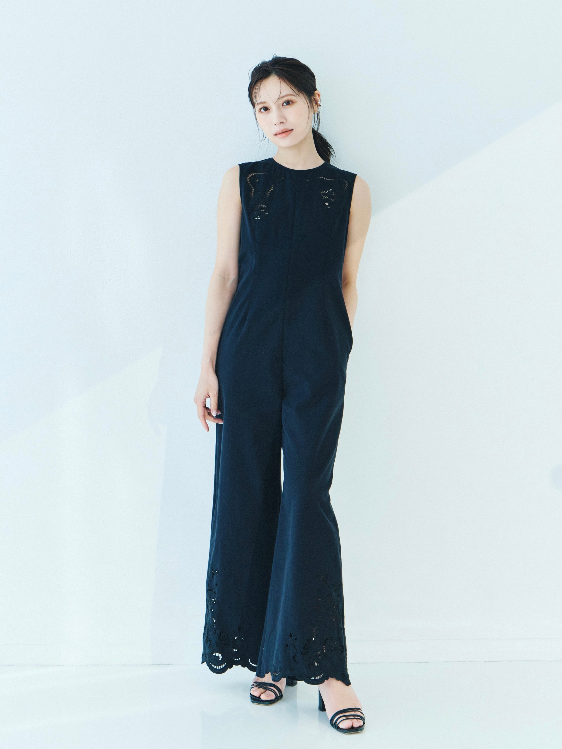 Jardin Cutwork Jumpsuit – L'AUBE BLANC