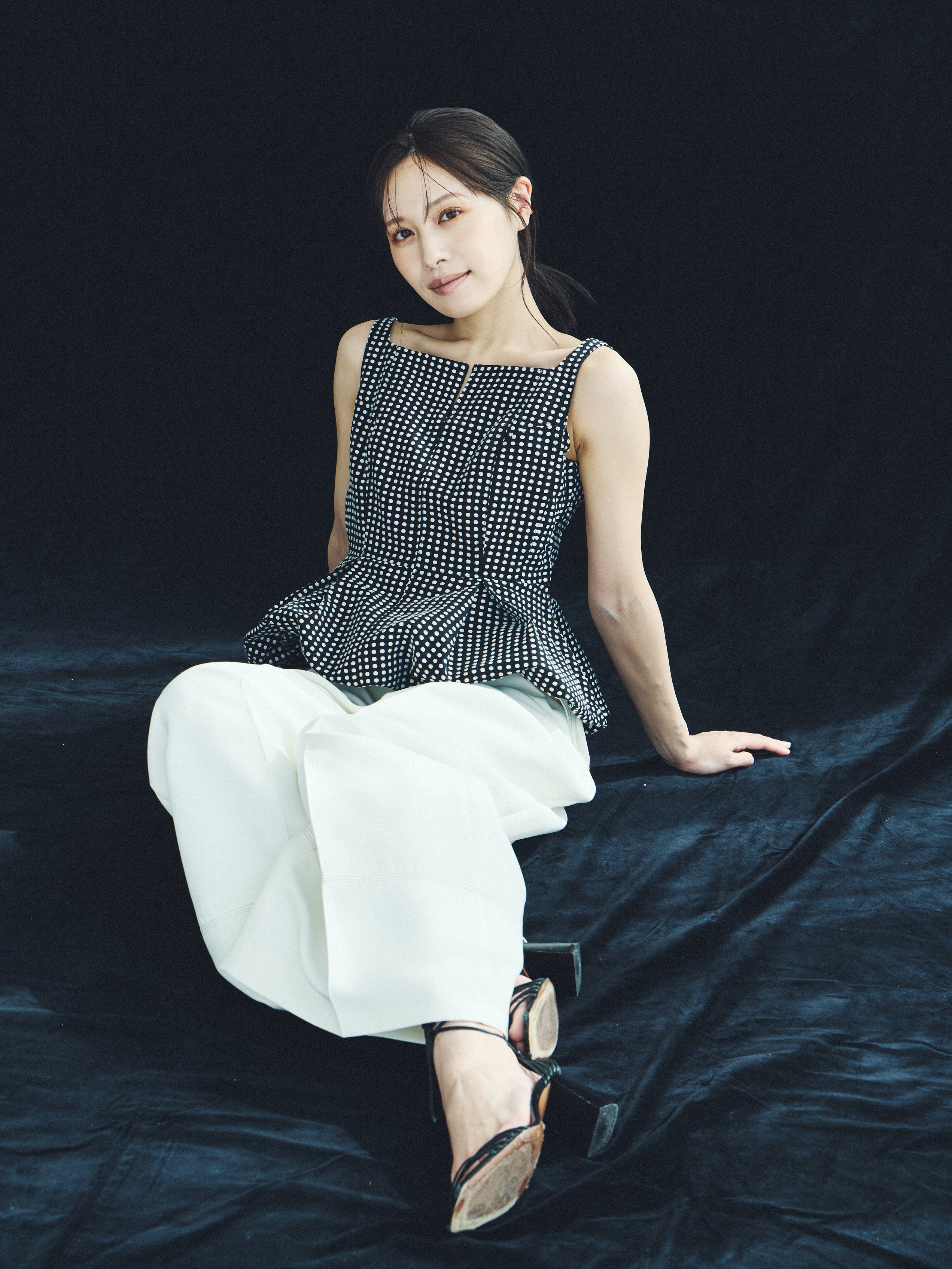 Sculpted Peplum Balloon Top/ Polka dot