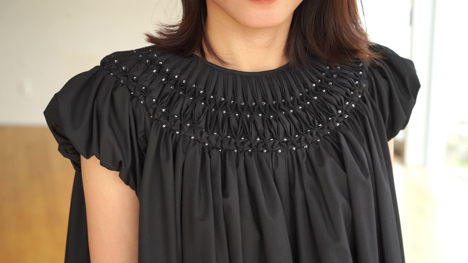 予約販売】Beaded Smocked Puff Sleeve Top – L'AUBE BLANC